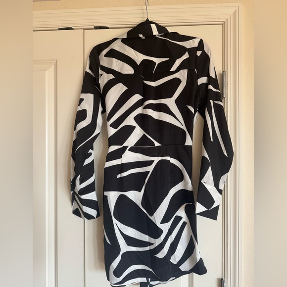 Forever 21 Abstract elegant Long Sleeve mini tie Dress NWT small black and white - Picture 7 of 8